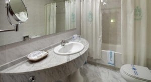 מלון גוטיקו - חדר רחצה